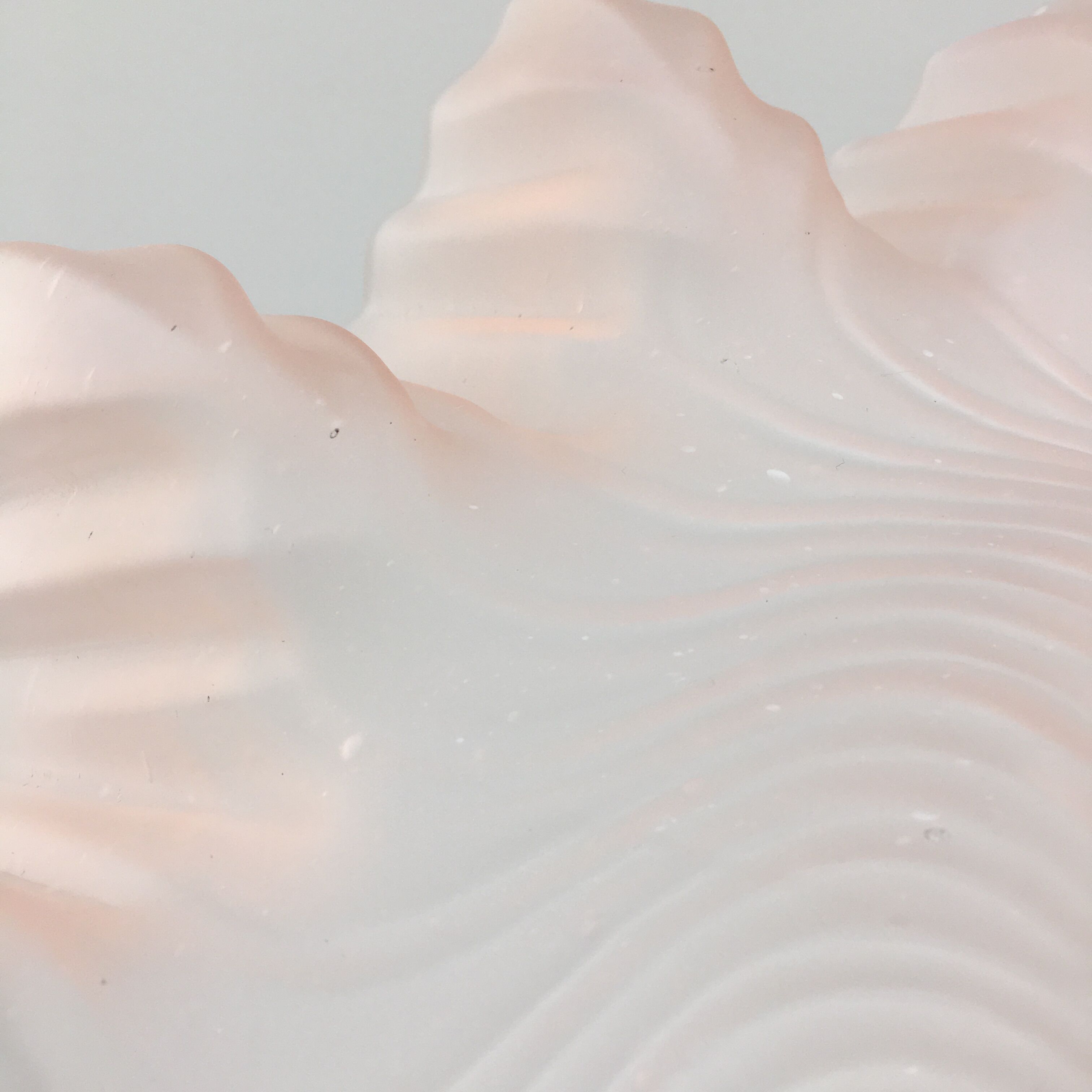 Vintage flake suspension in pale pink transparent glass