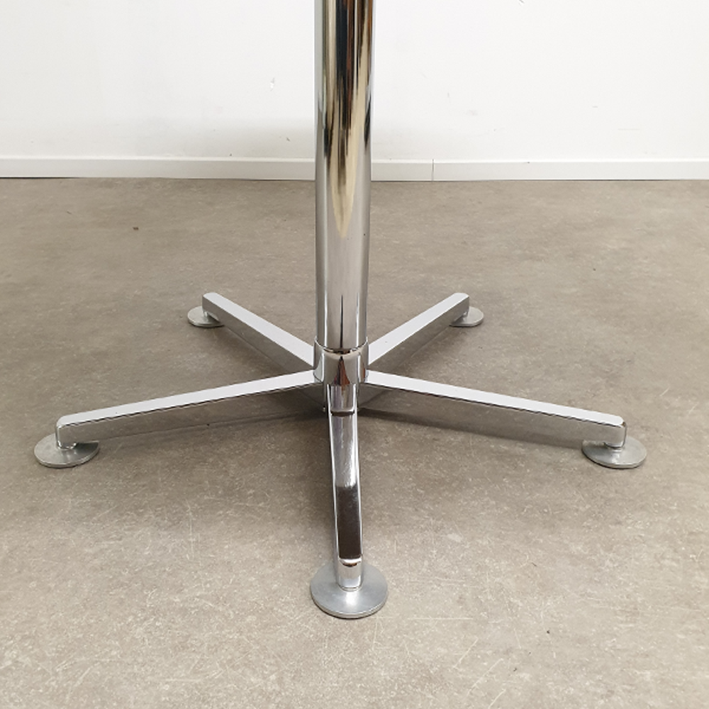 Round Casus table by Toine van den Heuvel for Artifort / lande, 2005