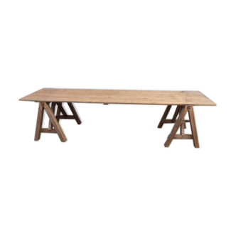Table xxl on trestles