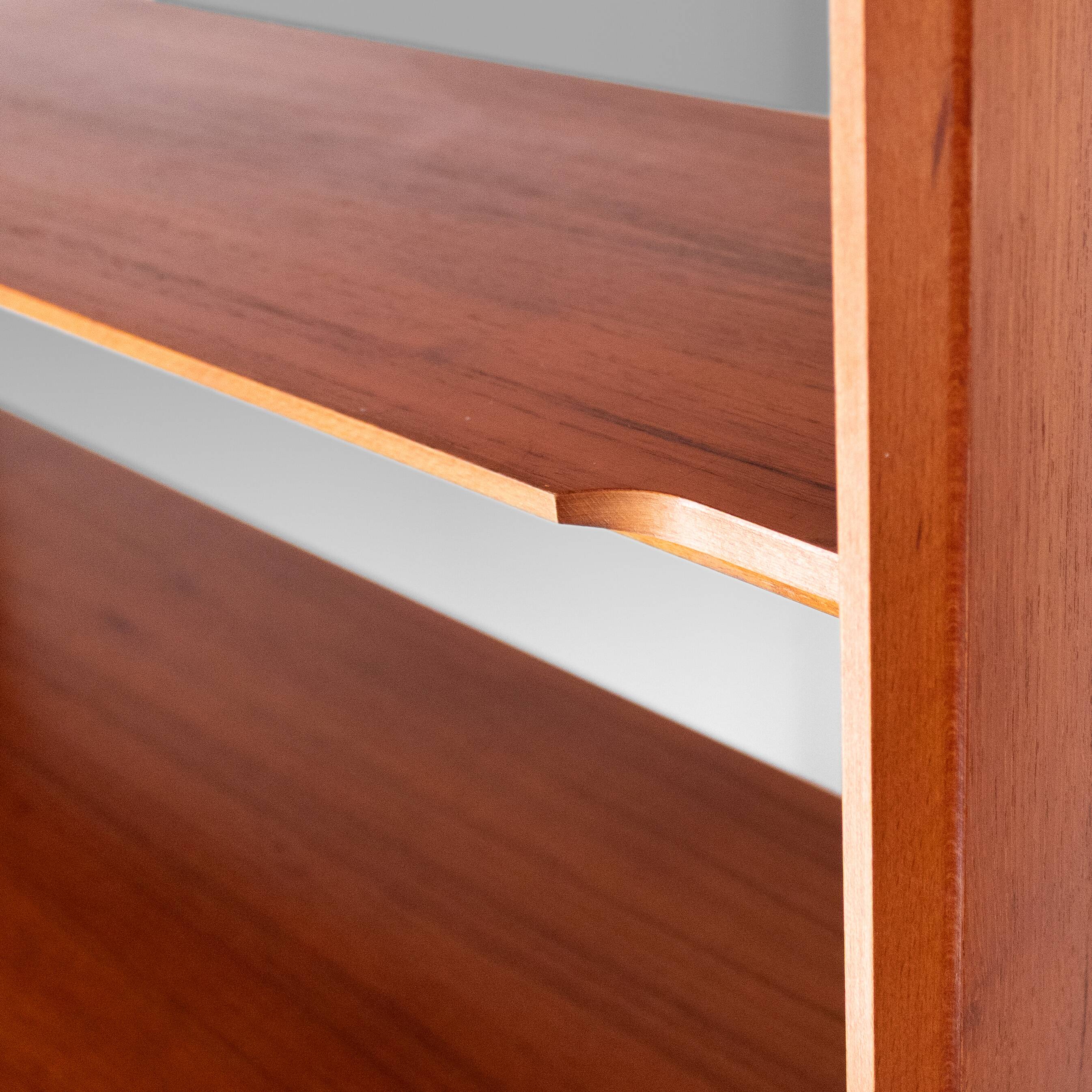 Vintage Italian Freestanding Teak Bookcase / Wall Unit in the Style of Dass