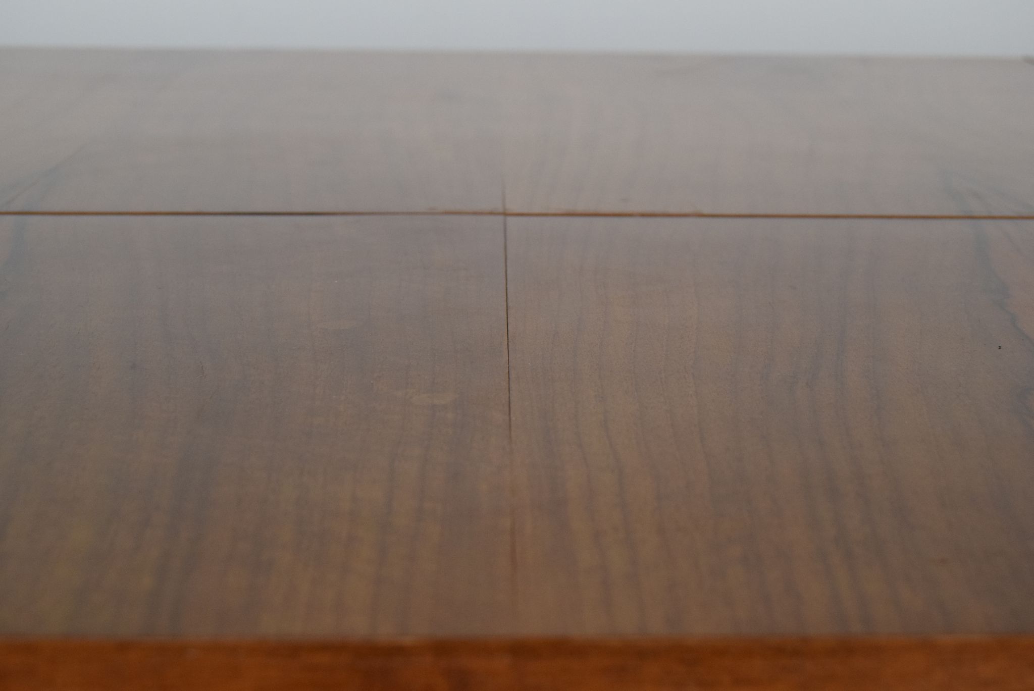 Table à manger extensible Art déco, conçue par Jindrich Halabala, années 1940.