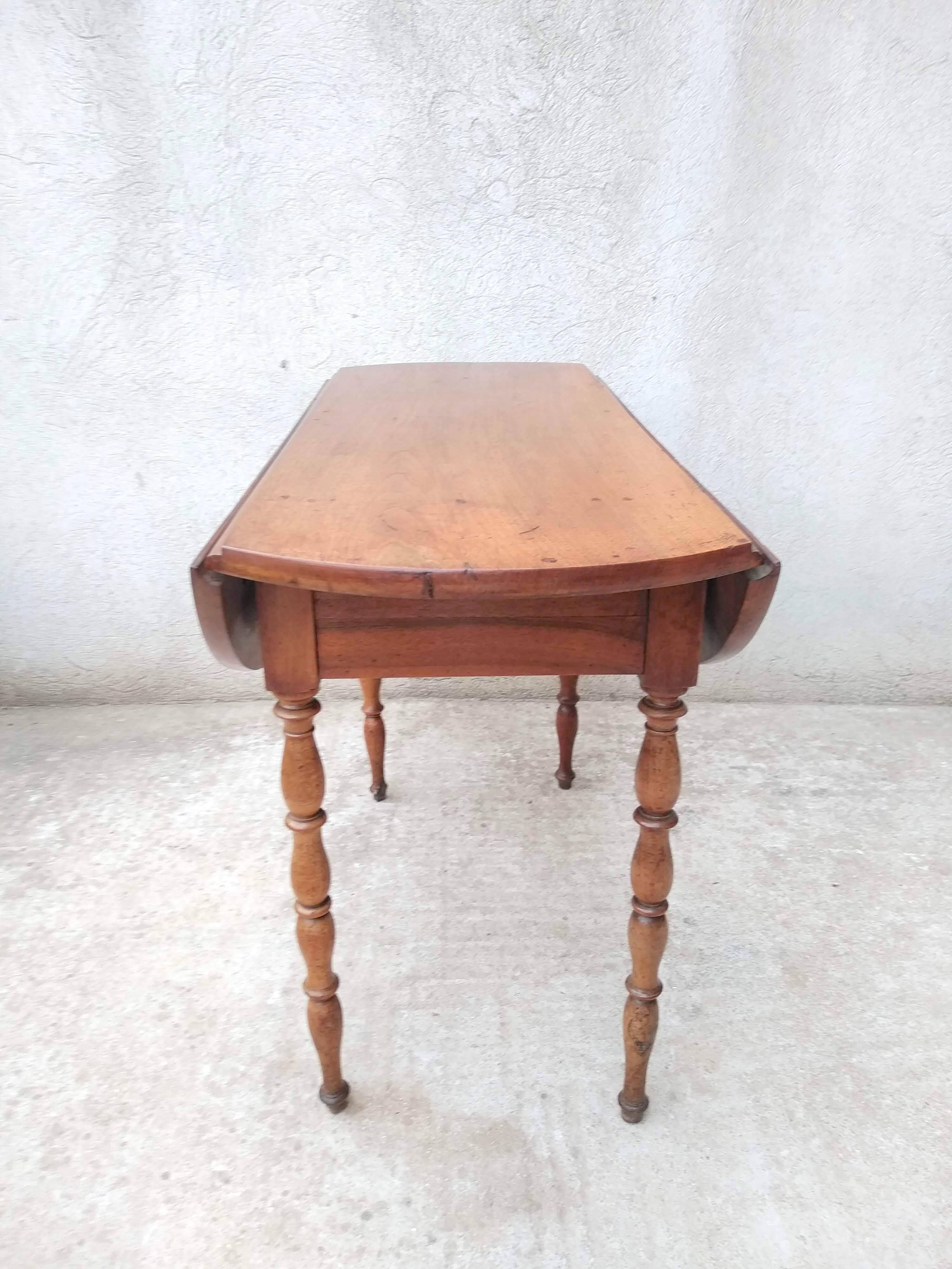 Table ovale à volets style Louis Philippe