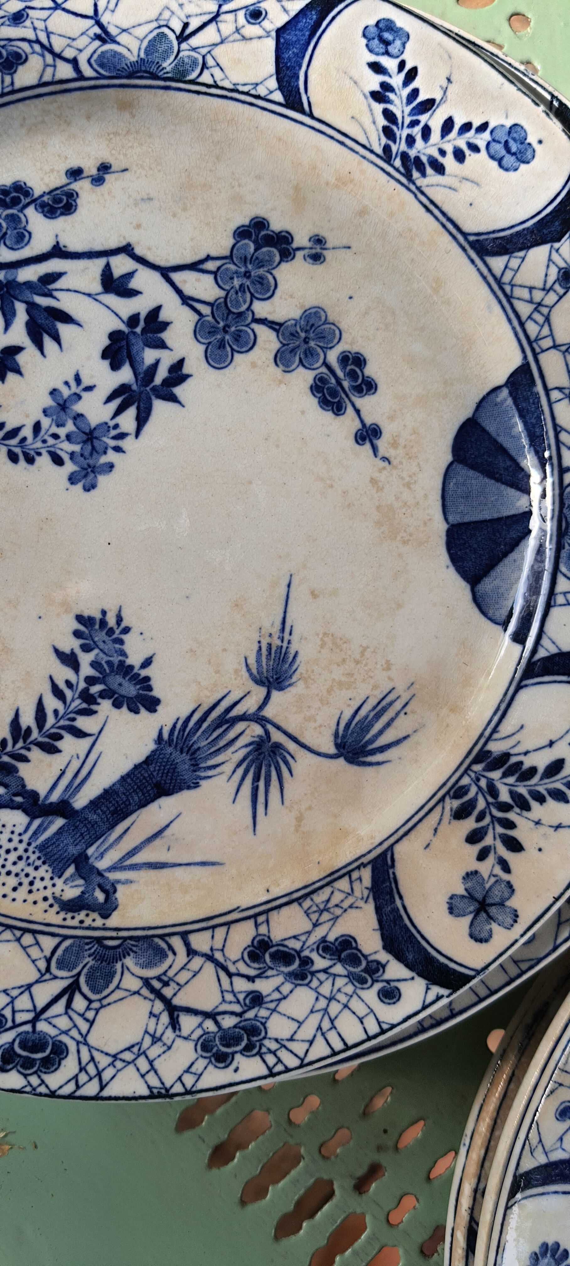 Creil montereau Japan plates