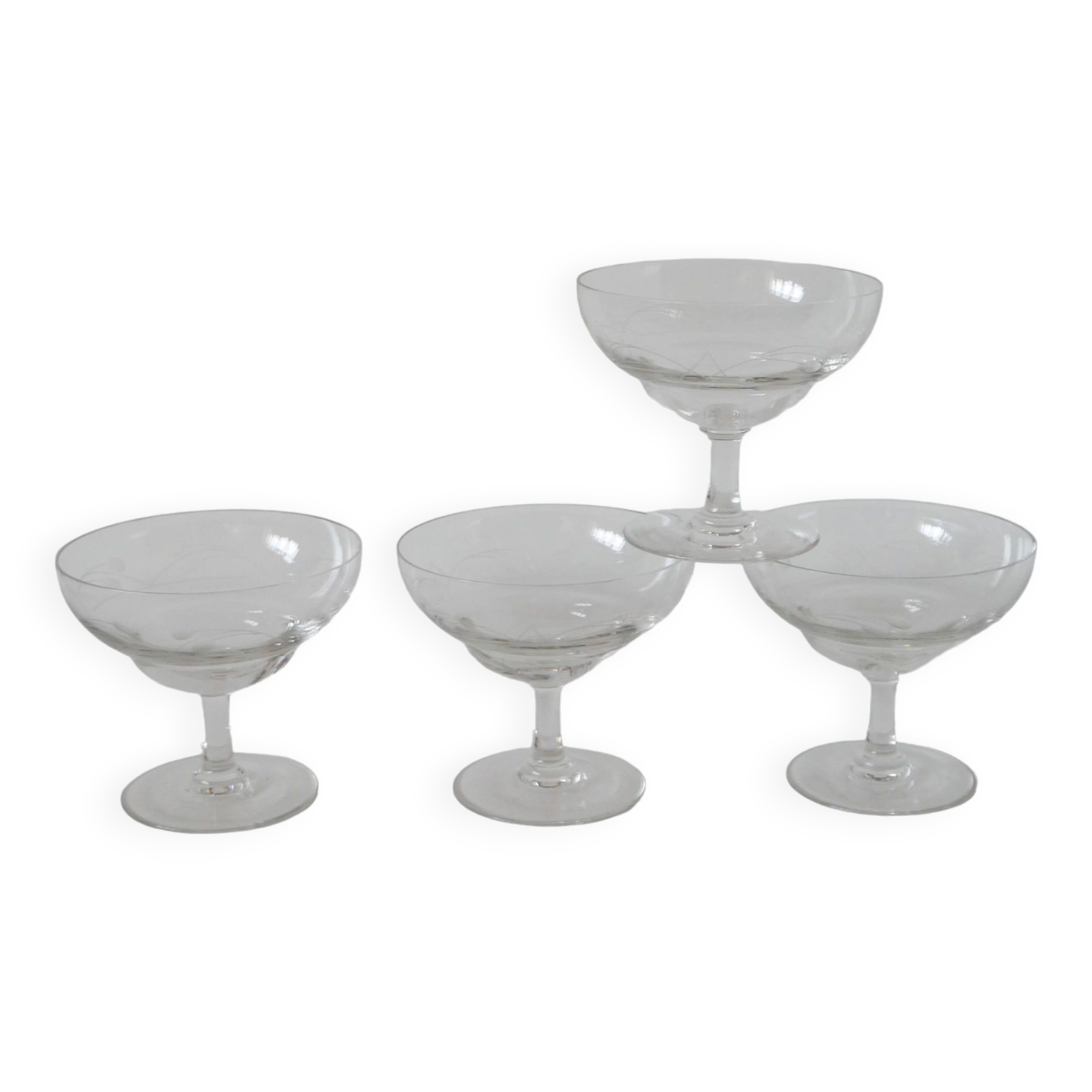 set of 4 engraved crystal champagne glasses 1950 8.5 x 10 cm