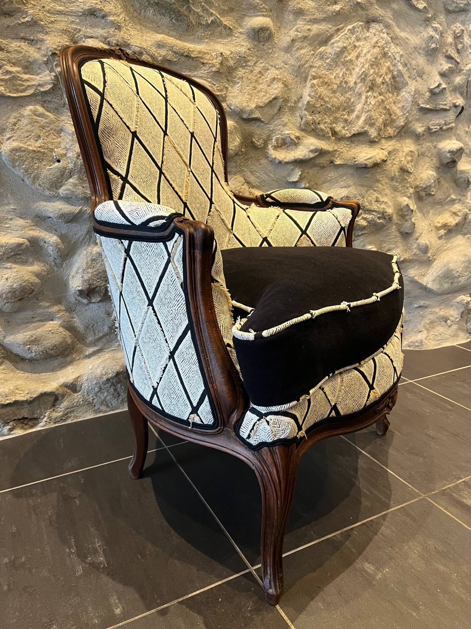 Bergère armchair, complete traditional restoration