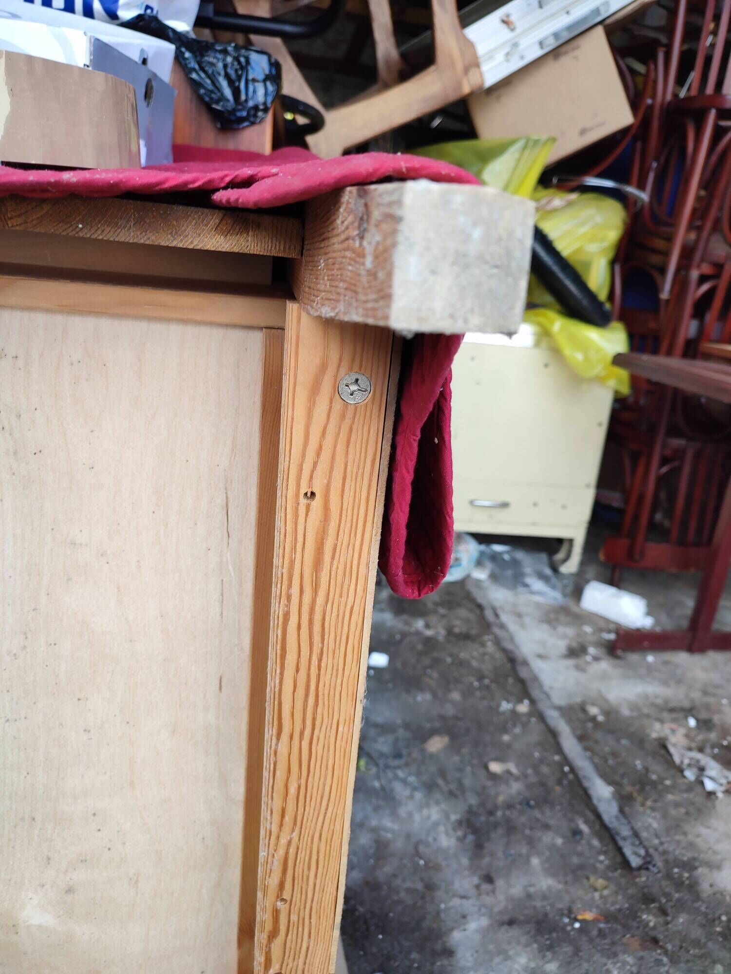 Old chest of drawers 3 drawers in vintage pine wood
