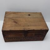 Old wooden box "regilait"