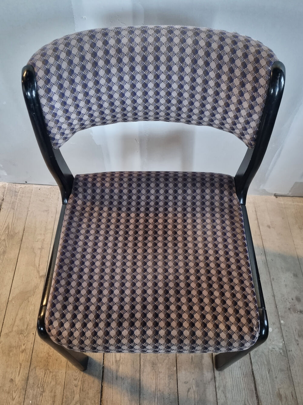 Paire de chaises esprit scandinave velours années 80