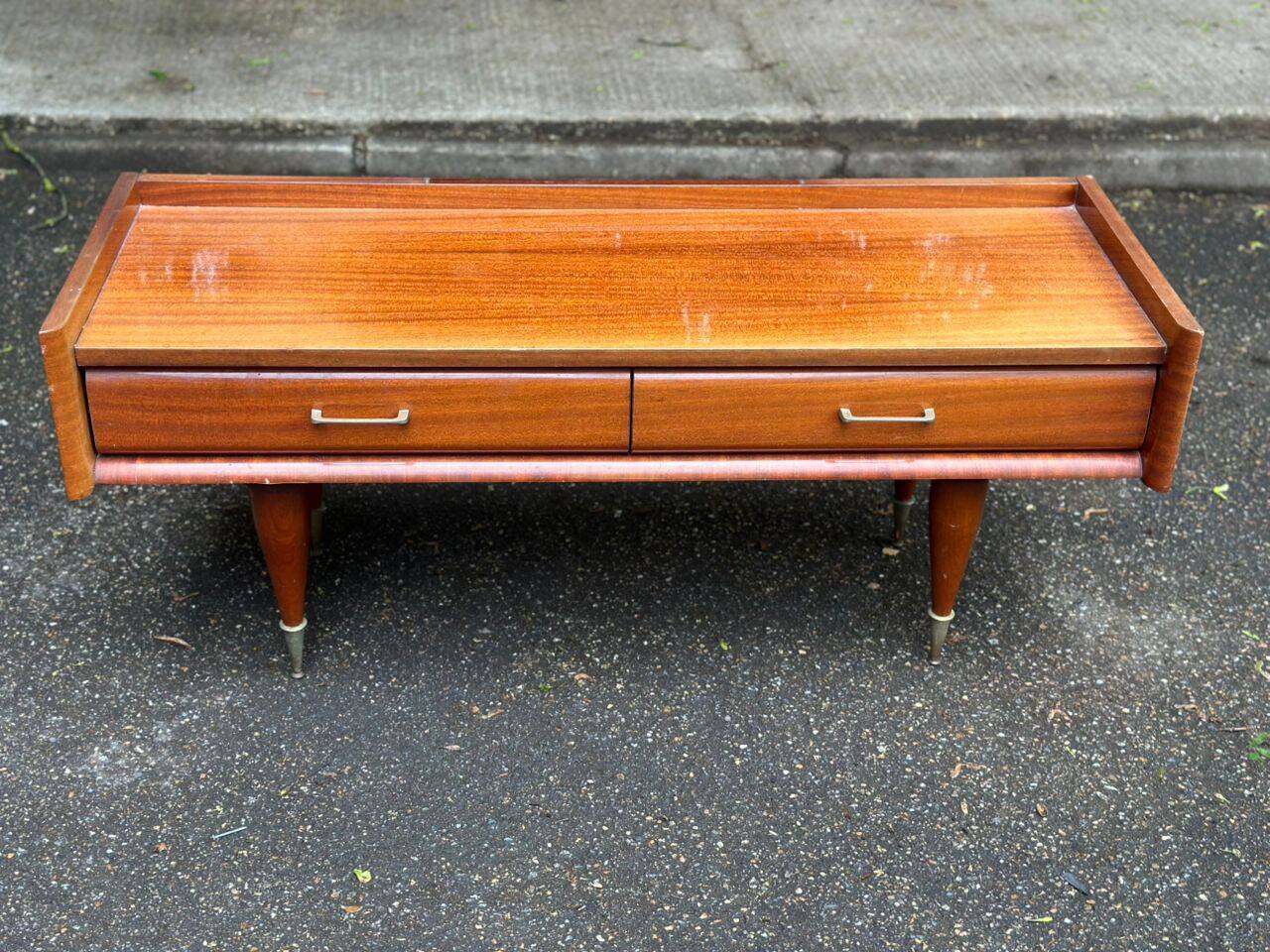 Coiffeuse scandinave en bois des années 50 avec miroir triptyque