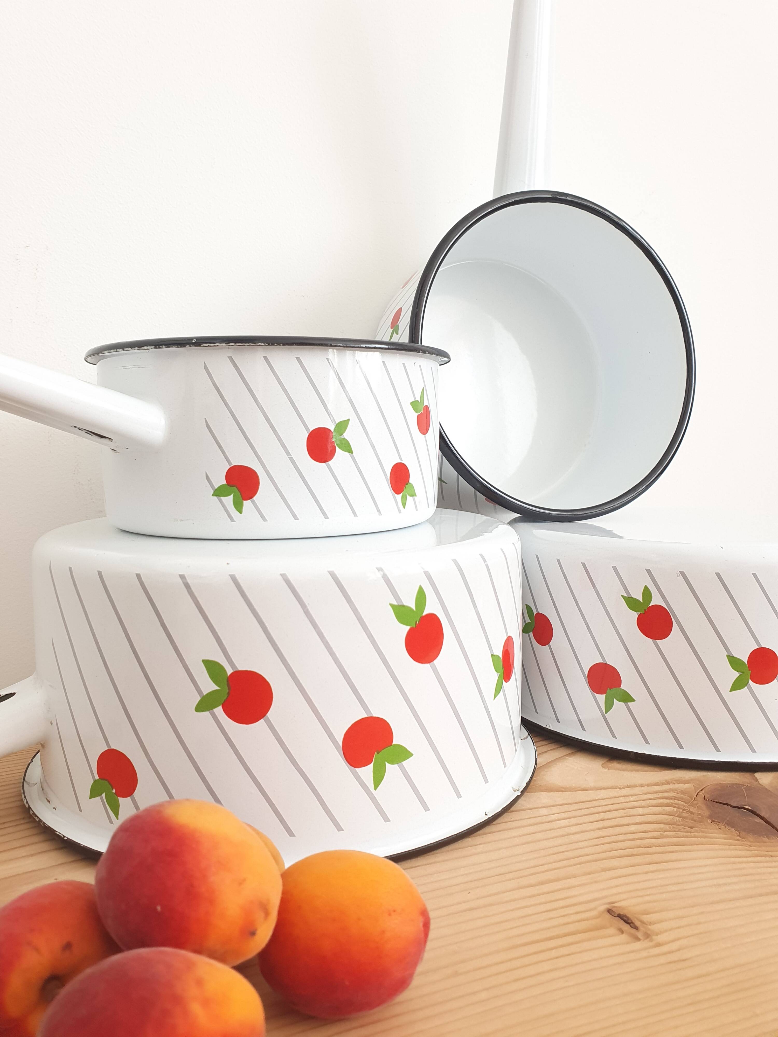 Series of 4 vintage enamelled casserolles