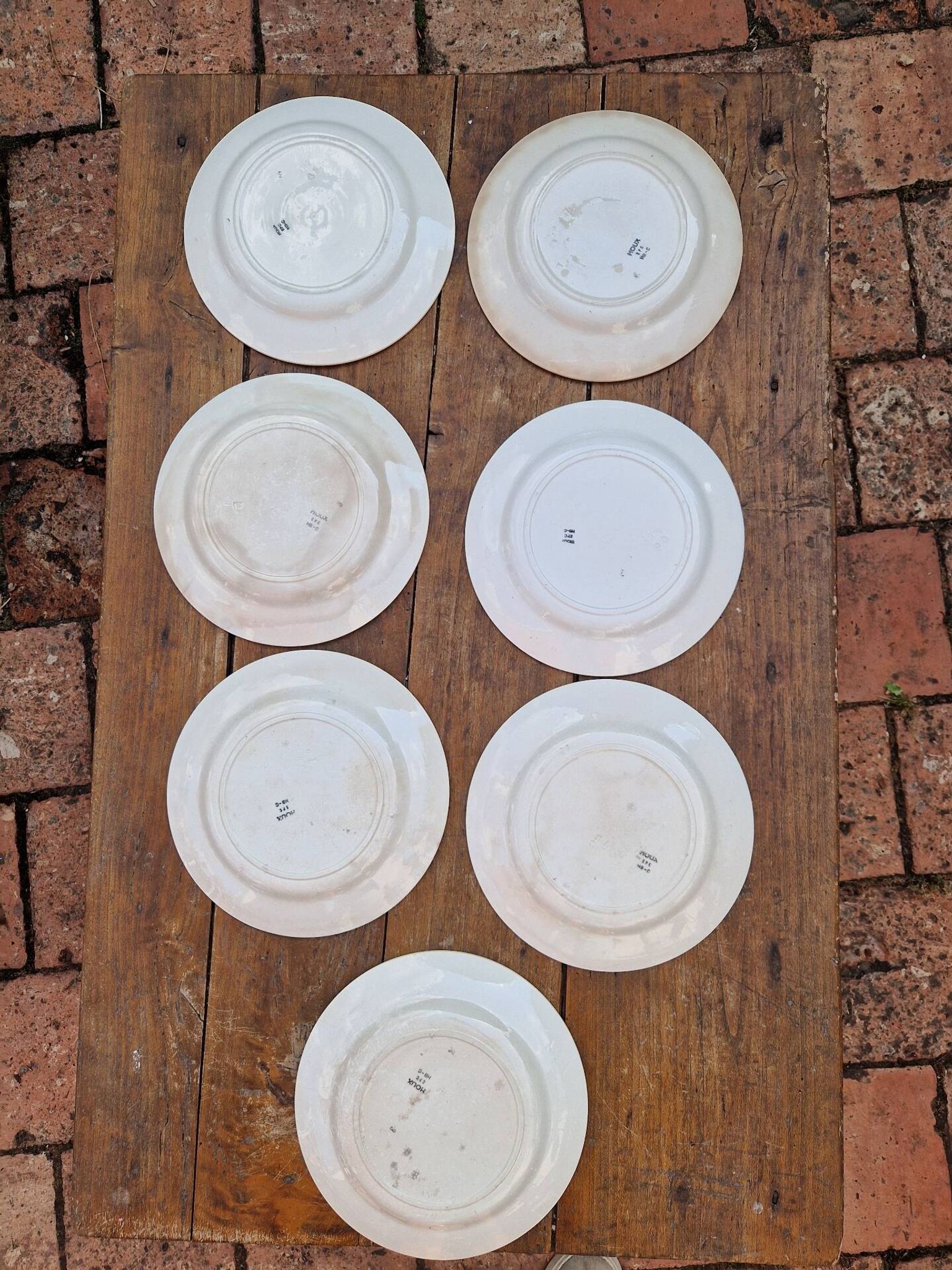 Set of 7 Flat Plates Holly Model HB