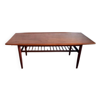 Danish 1960s teak coffee table with slatted shelf.