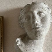 Statue tête d’aphrodite en pierre sculptée main
