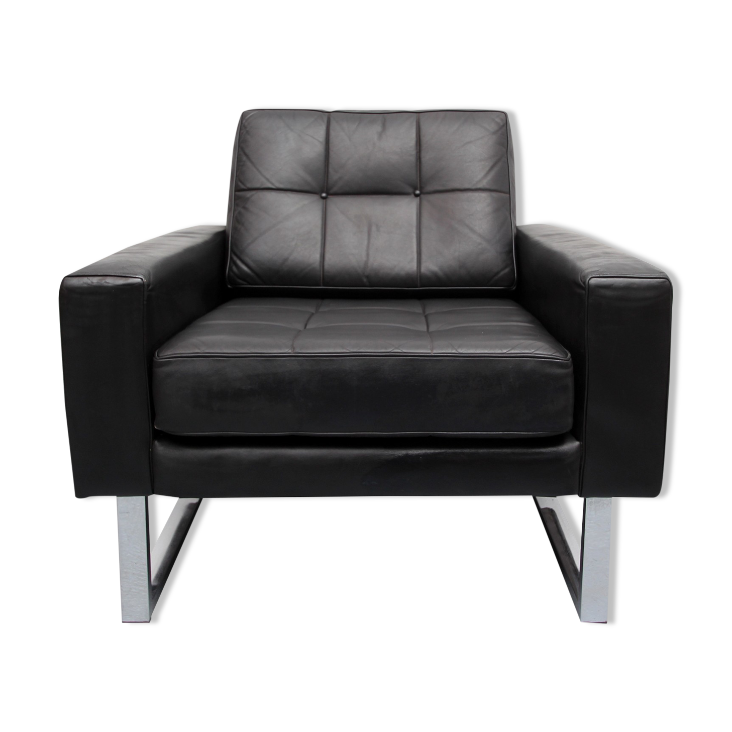 Fauteuil en cuir des années 1970 avec pieds chromés
