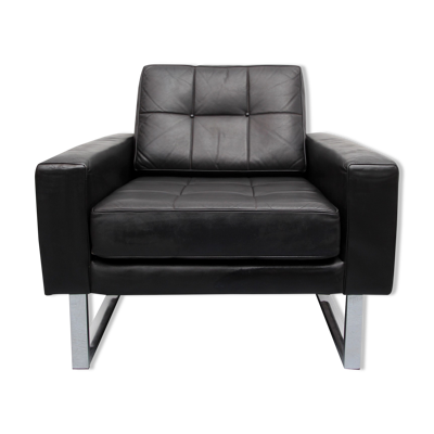 Fauteuil en cuir des années 1970 avec pieds chromés