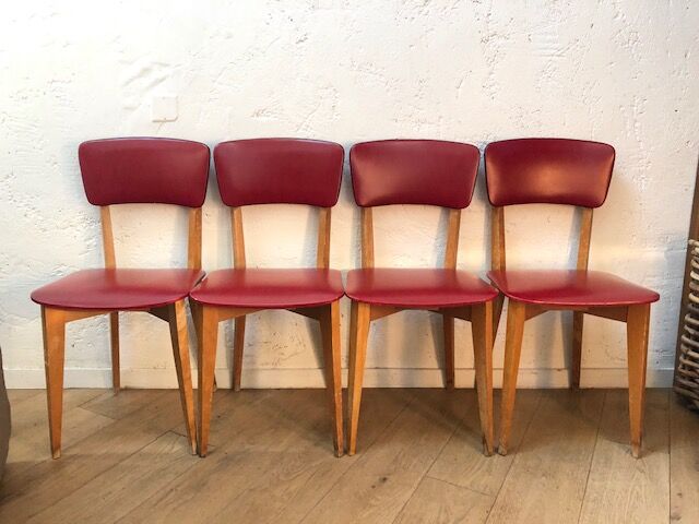Lot of 4 vintage chairs in red skai