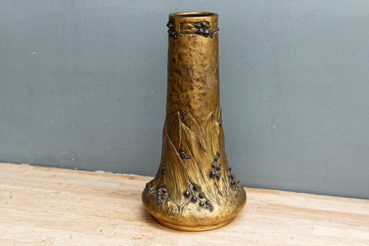 Baluster vase in bronze signed