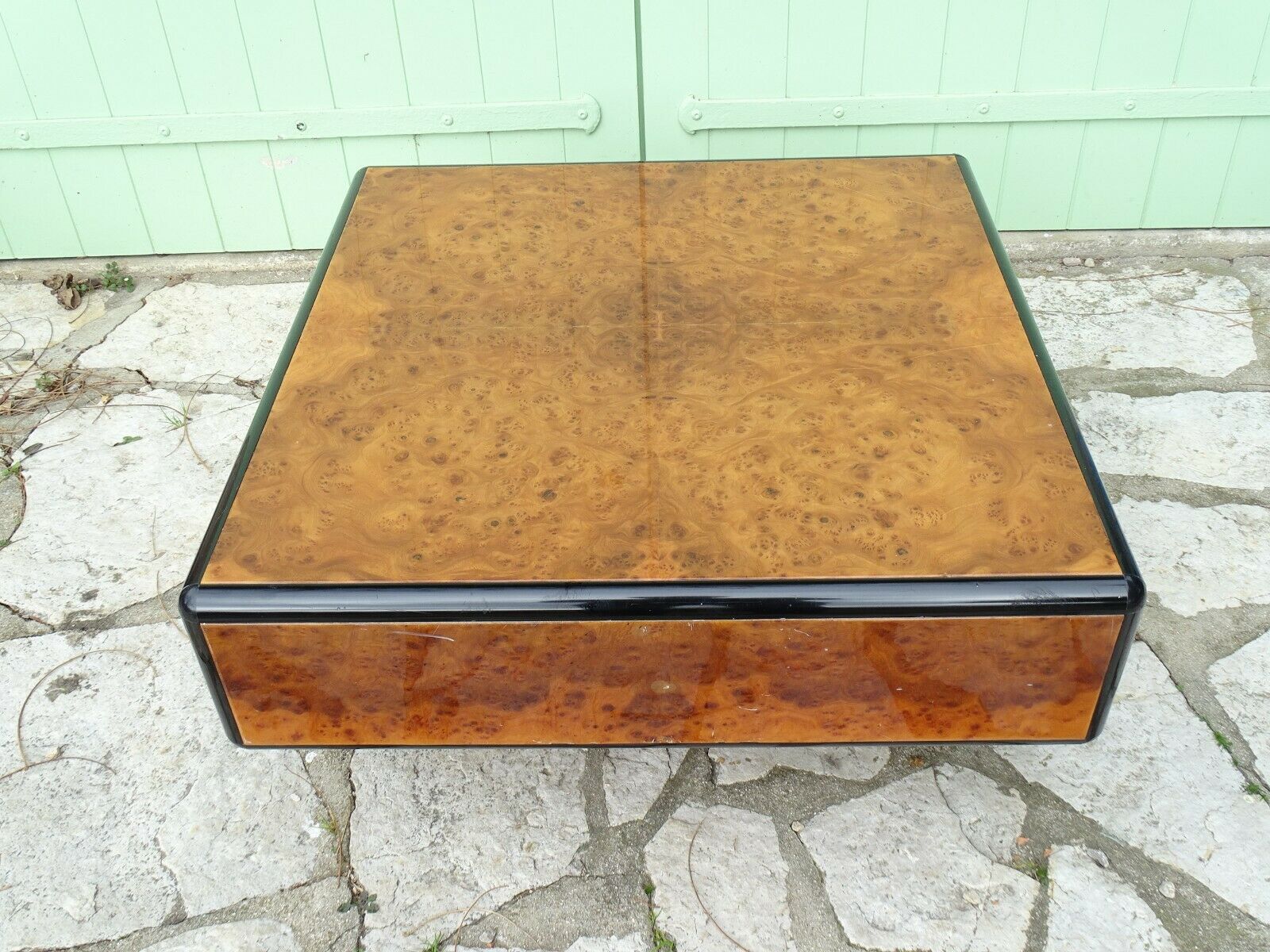Vintage coffee table in elm magnifying glass 1970 - 70X70X35cm