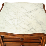 Table de chevet style Régence en noyer et marbre