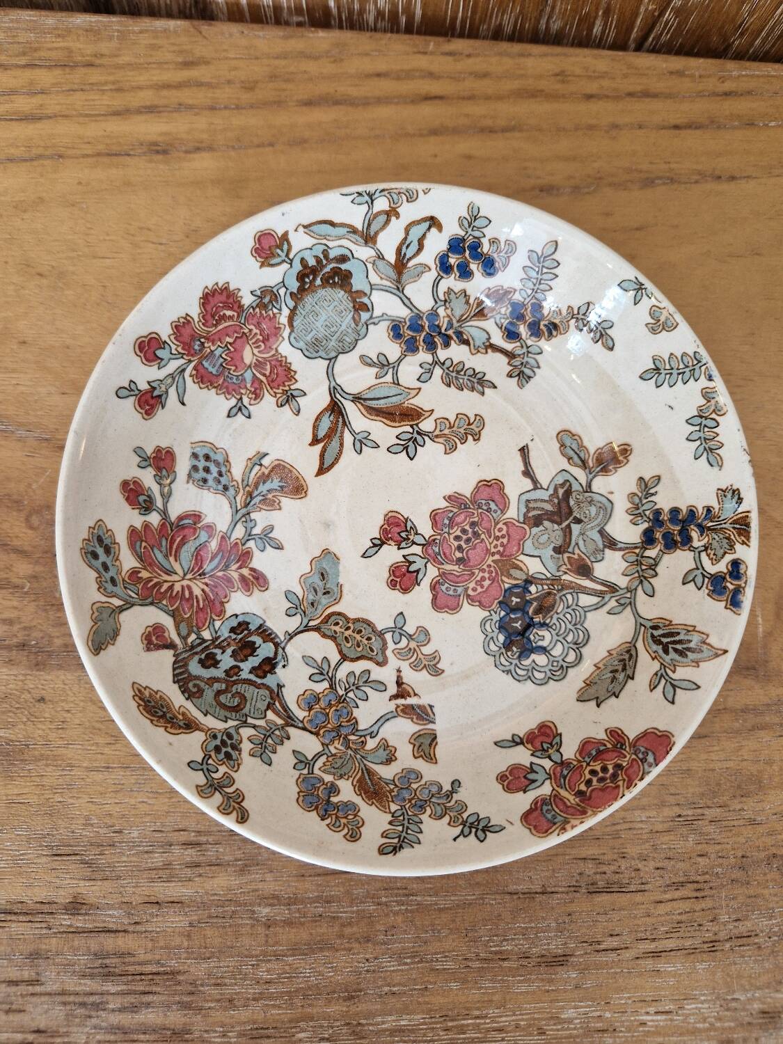 Sarreguemines, small dish, late 19th century.