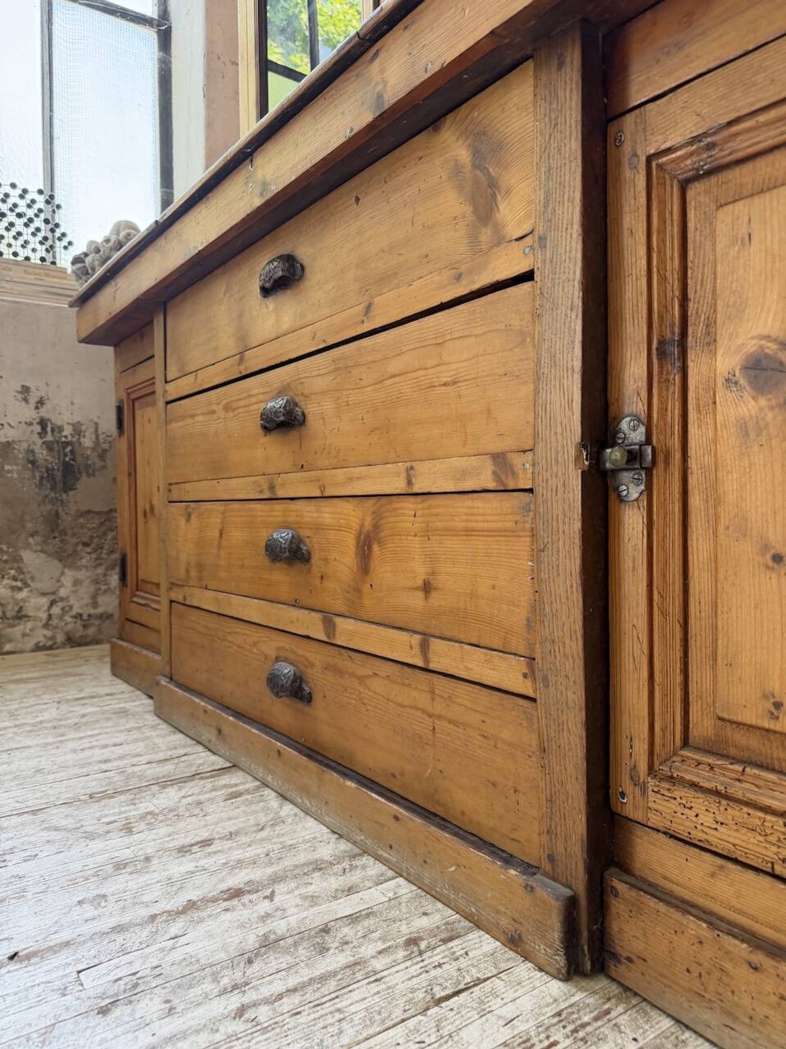 Library grocery Napoleon 19th century