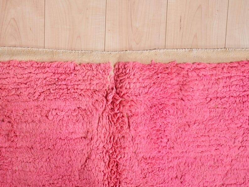 Large Berber rug made of natural wool, traditionally handwoven, 2/3 m.