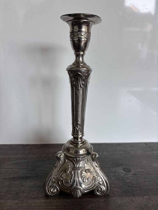 Paire de bougeoirs anciens
