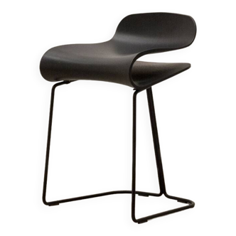 Tabouret BCN de chez Kristalia H64 noir