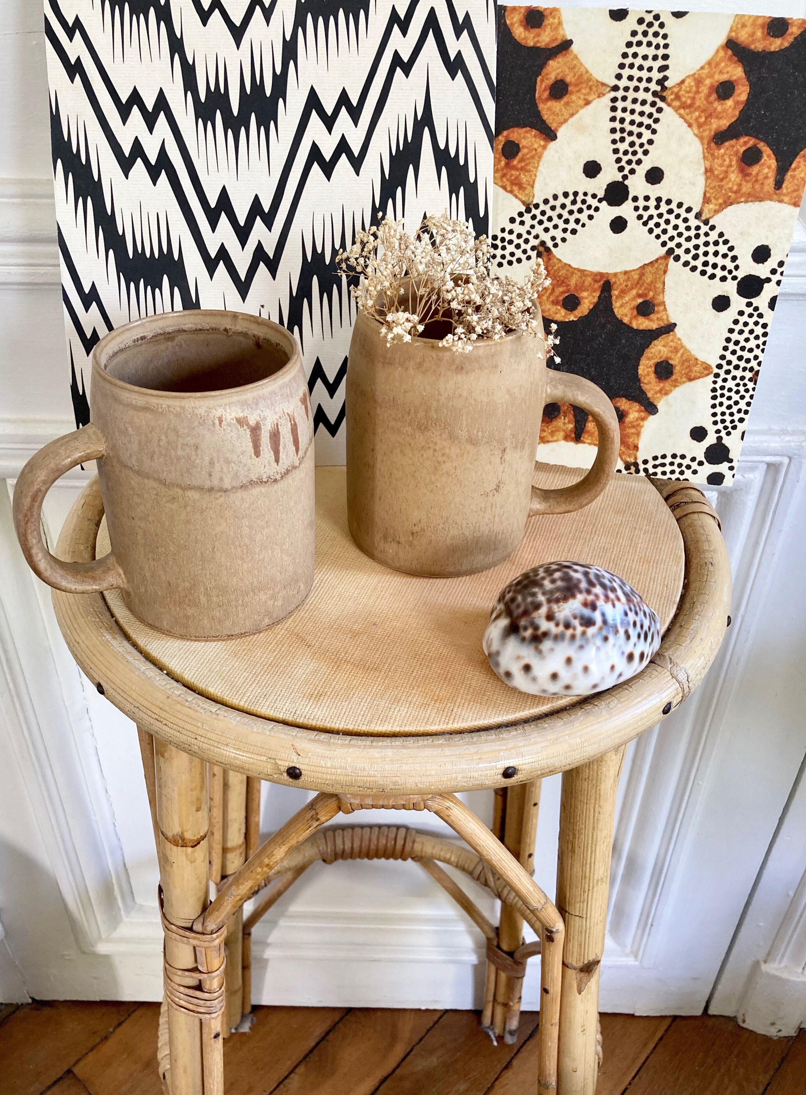 Duo of sandstone mugs