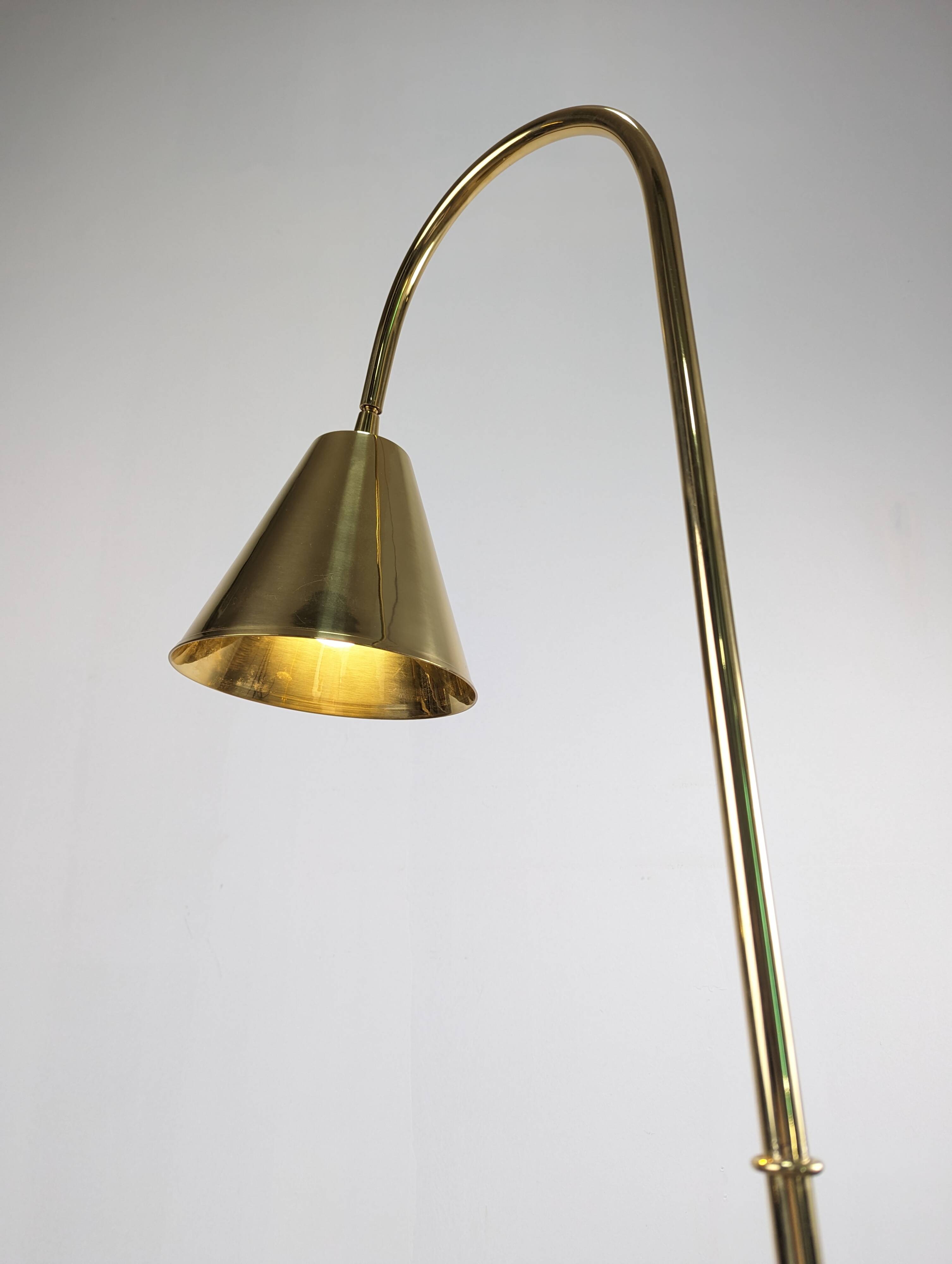 brass floor lamp by Valentí