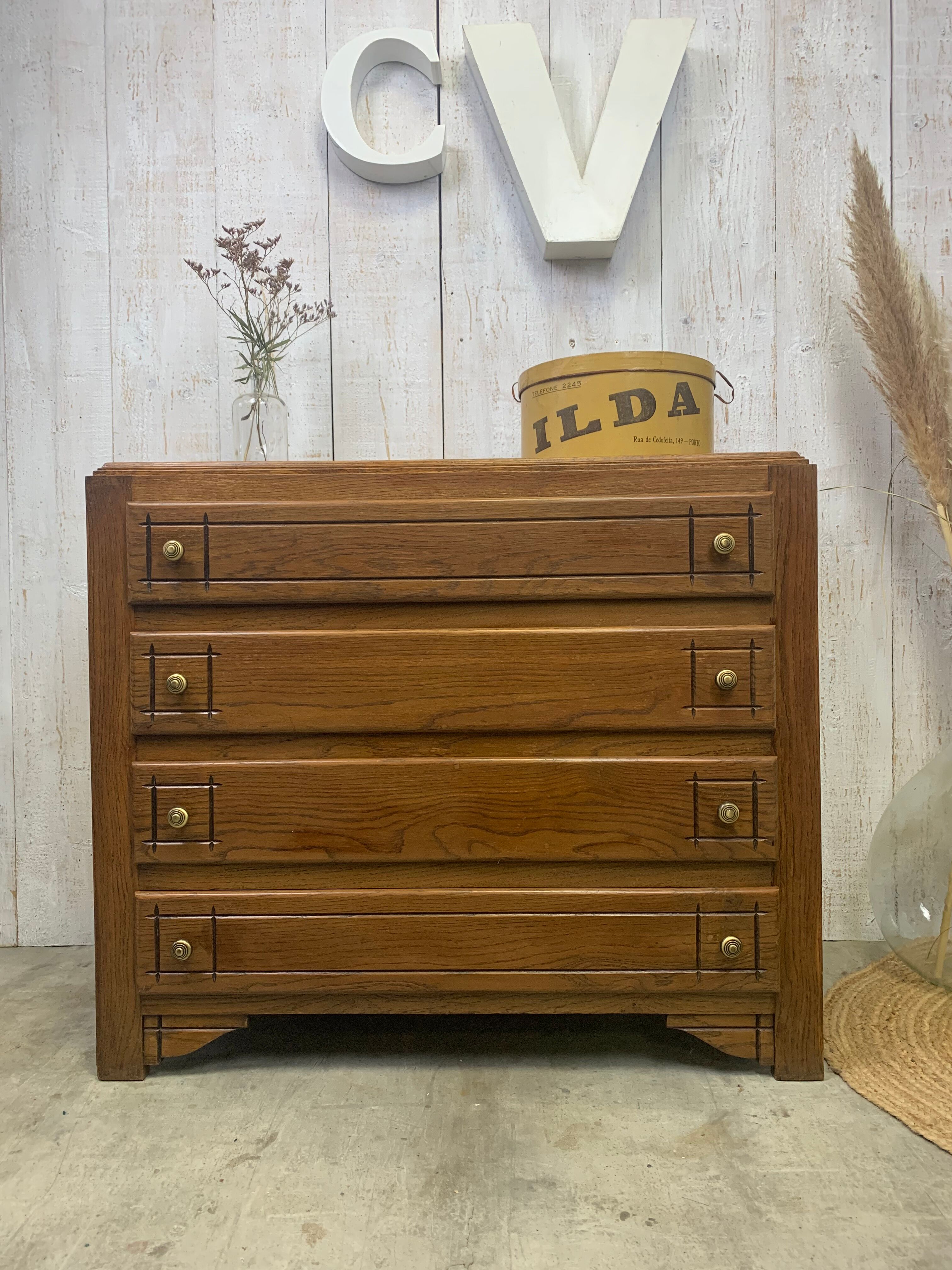 70's dresser