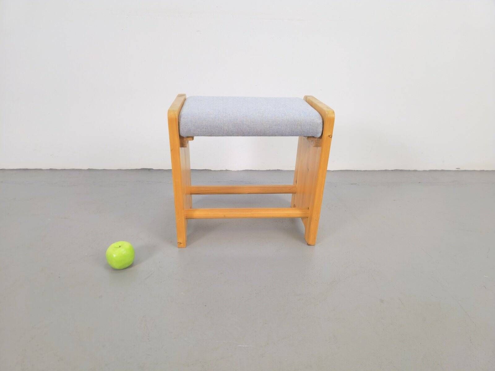 Mid-Century Scandinavian Pine Stool in the style of Charlotte Perriand, Denmark, 1960s