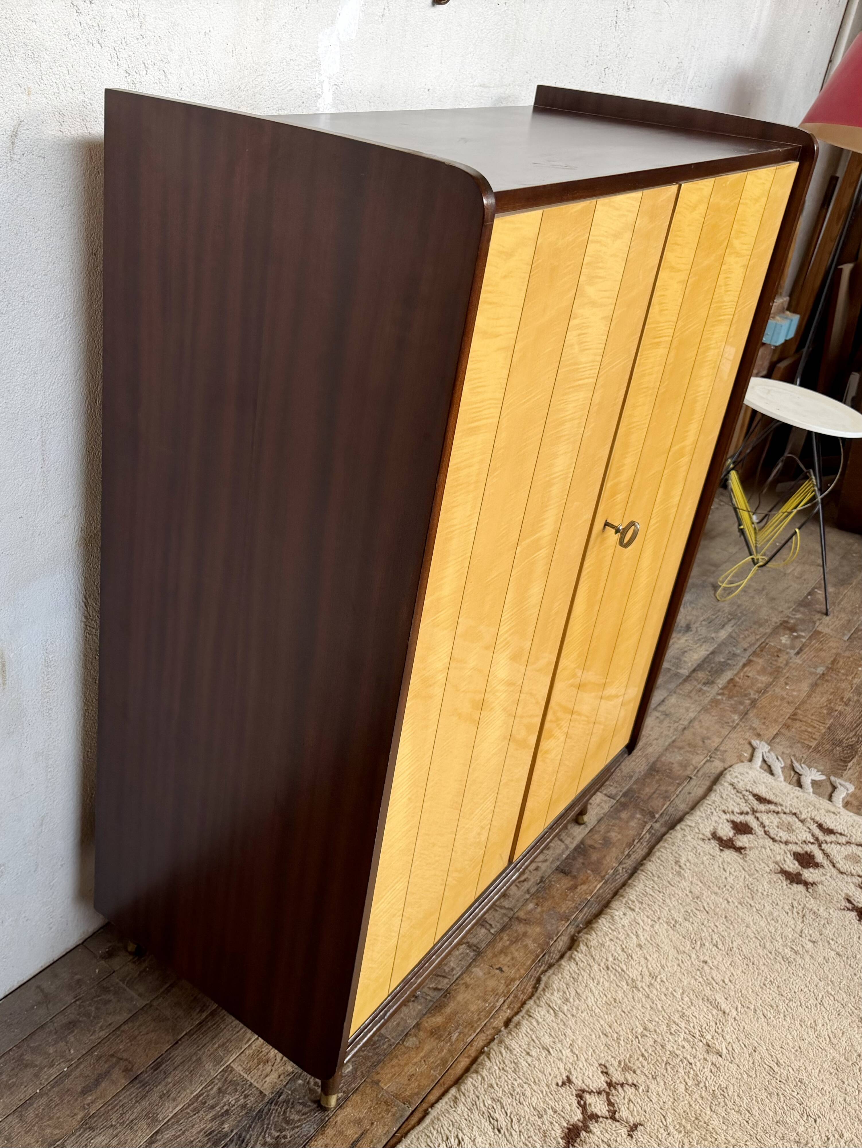 Armoire vintage deux portes pieds compas bi couleur