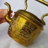 Théière vintage en laiton