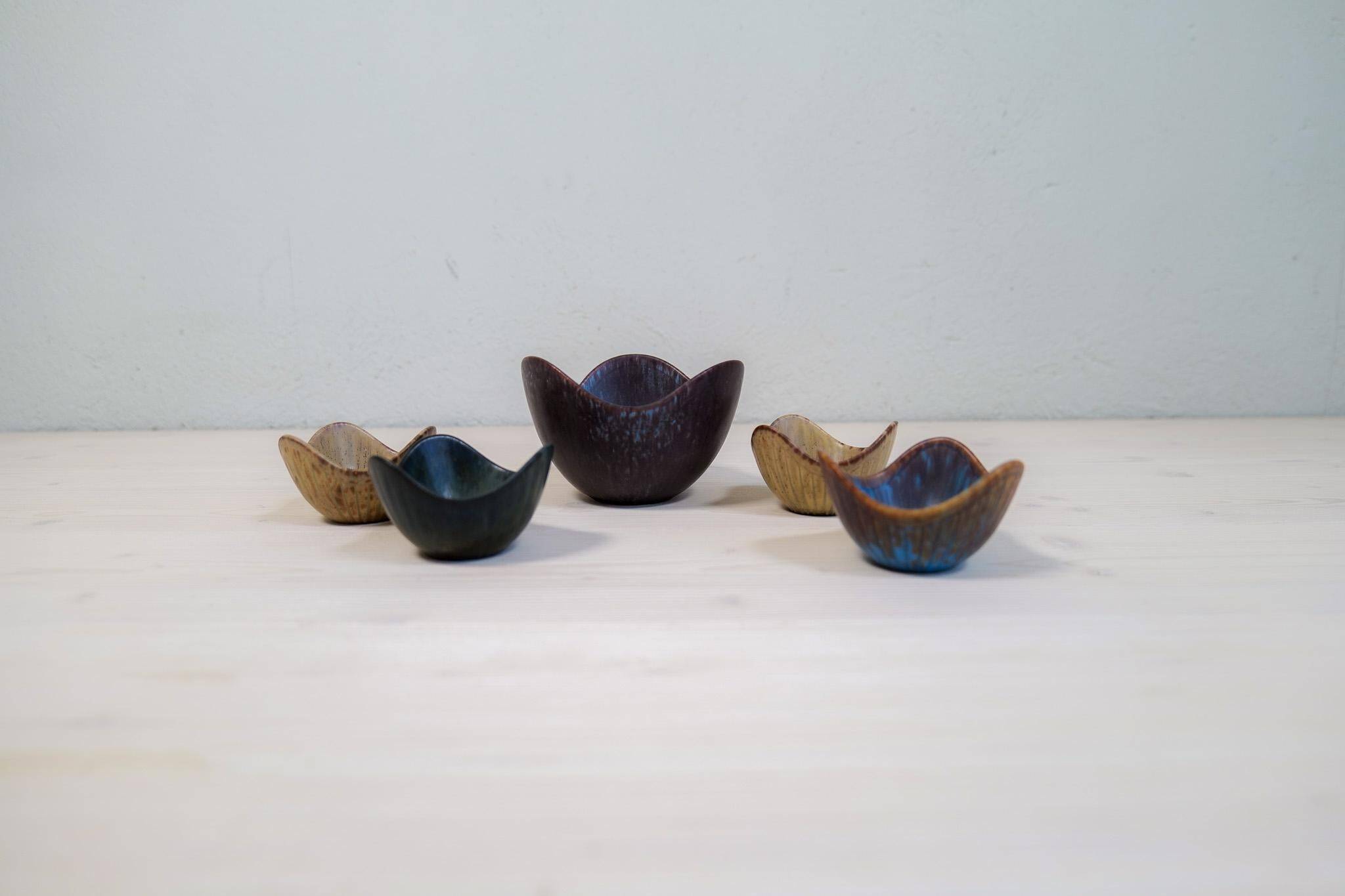 Mid-Century Modern Set of 5 Bowls Rörstrand Gunnar Nylund, Sweden, 1950s
