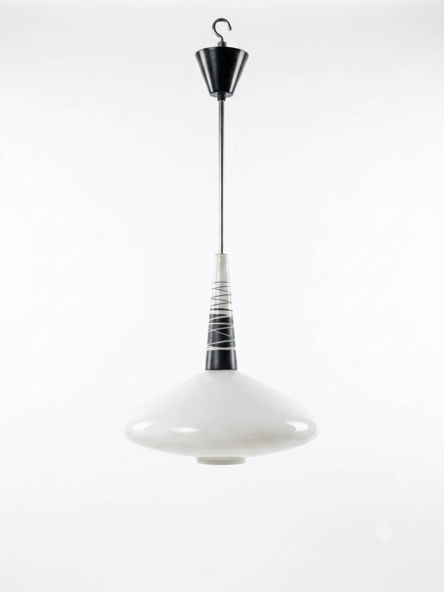 Suspension scandinave en opaline des années 60