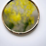 Small round magnifying mirror 14cm