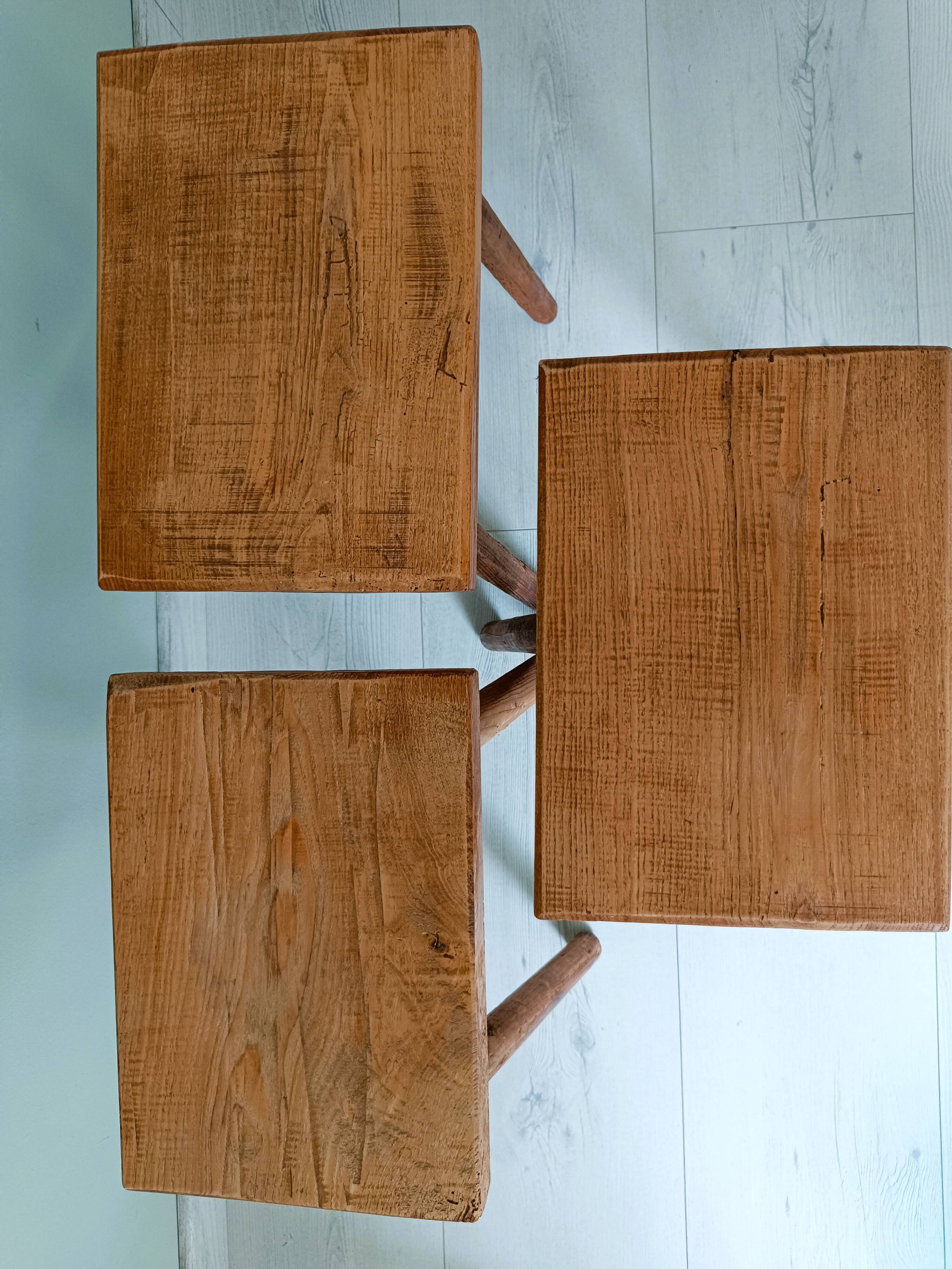 Lot de 3 petits tabourets tripodes