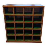 Workshop cabinet with compartments