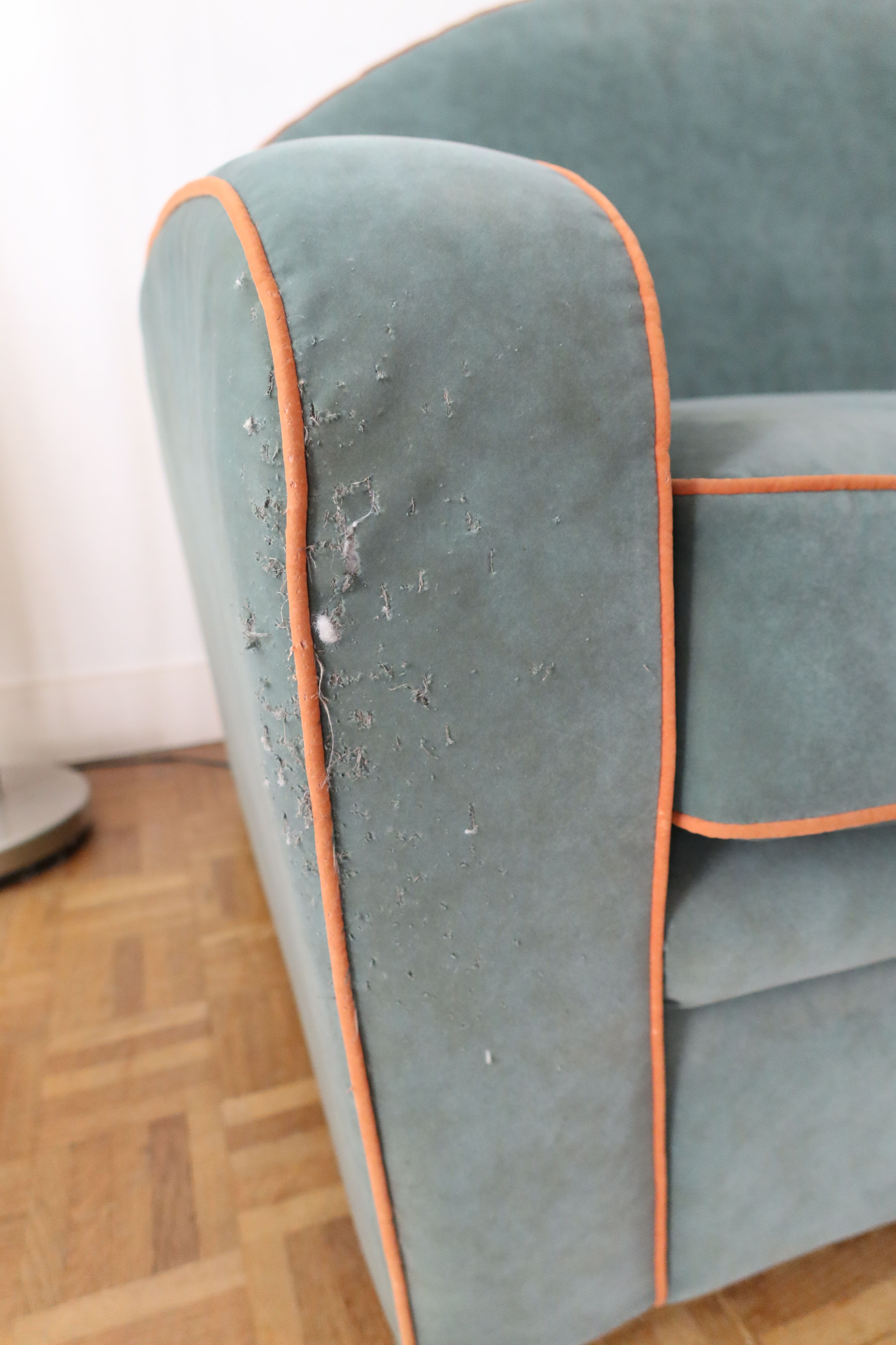 Velvet club sofa - 4 seats - damaged