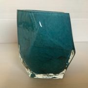 Vase Pentagone bleu et doré pâte de verre