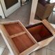 Pouf, coffre en rotin et bois