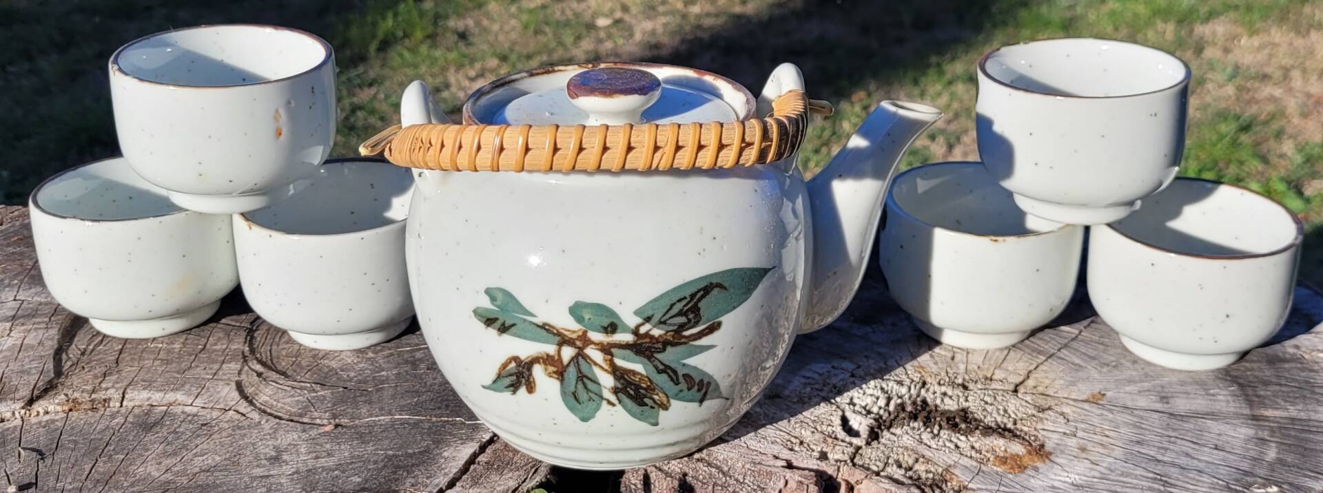 Japanese tea service in stoneware, possibly Otagiri.
