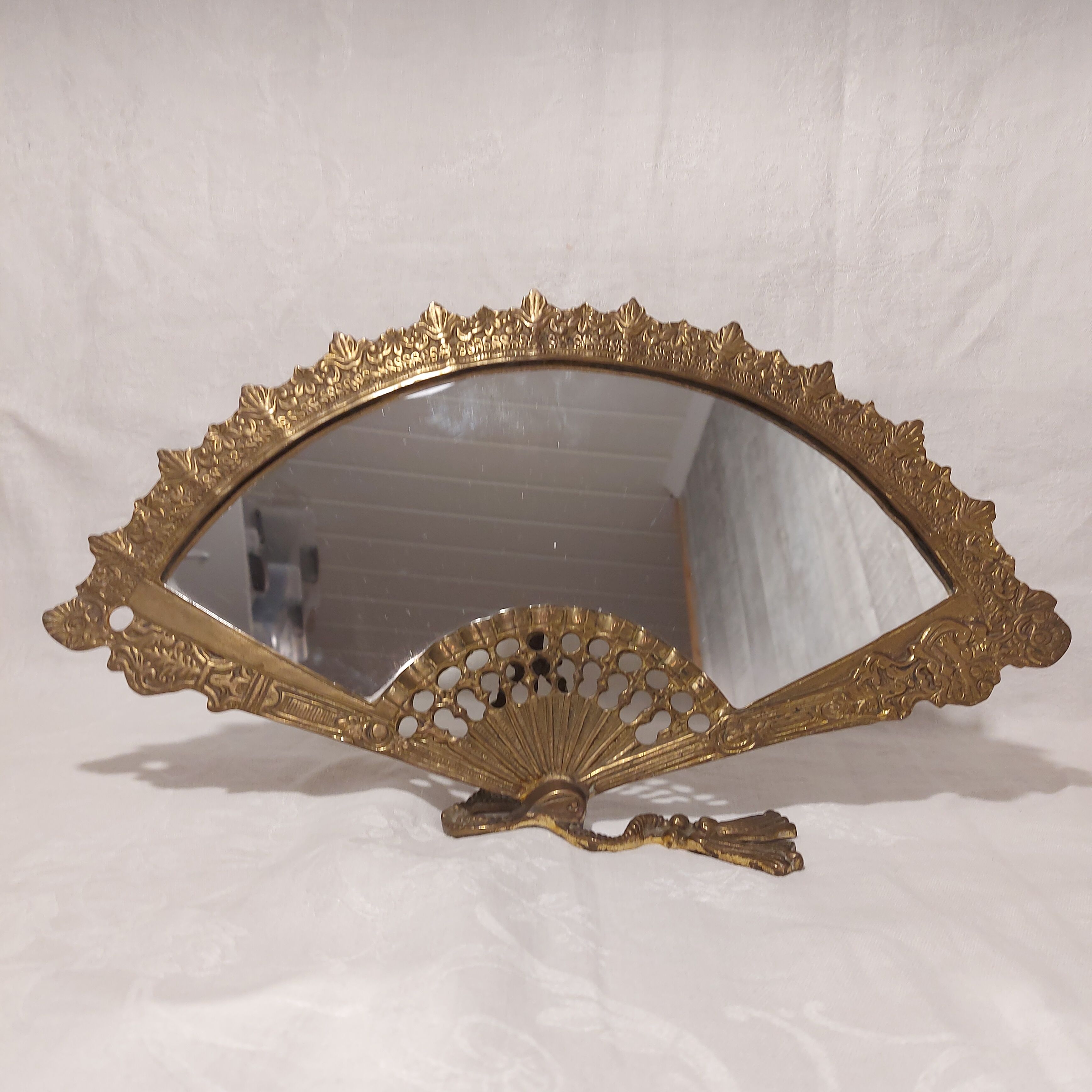 Fan mirror 1900