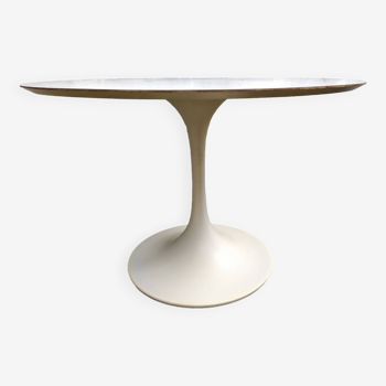 Vintage tulip foot table