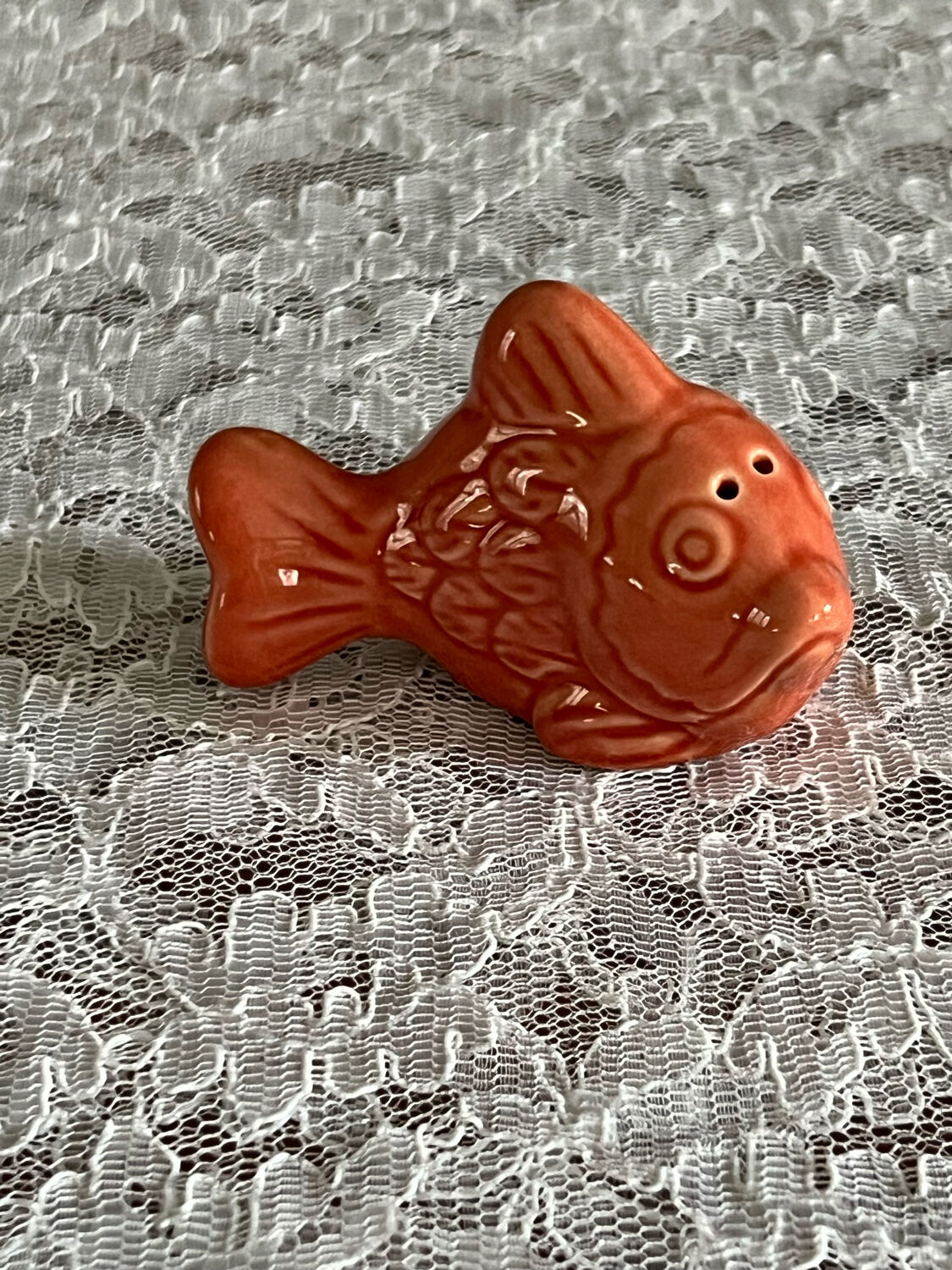 4 salt or pepper shakers