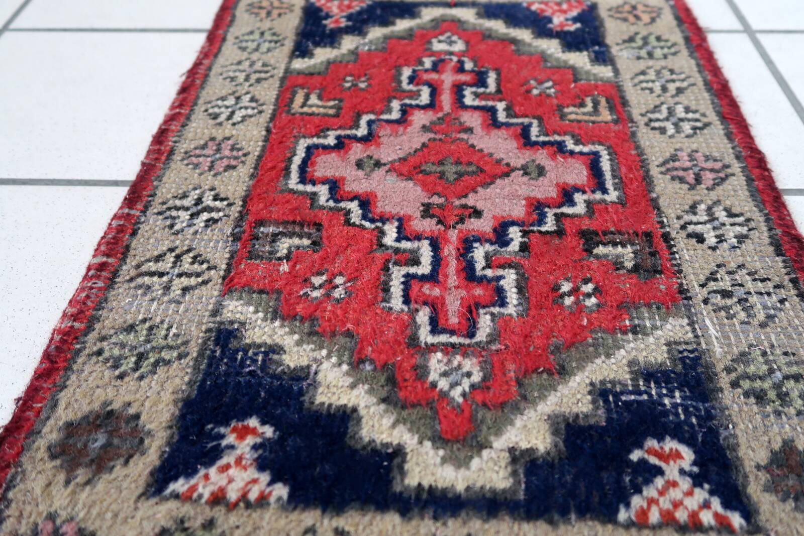 Tapis vintage du Moyen-Orient Hamadan fait main en laine – 38 x 59 cm