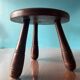 Petit tabouret tripode ou porte plante