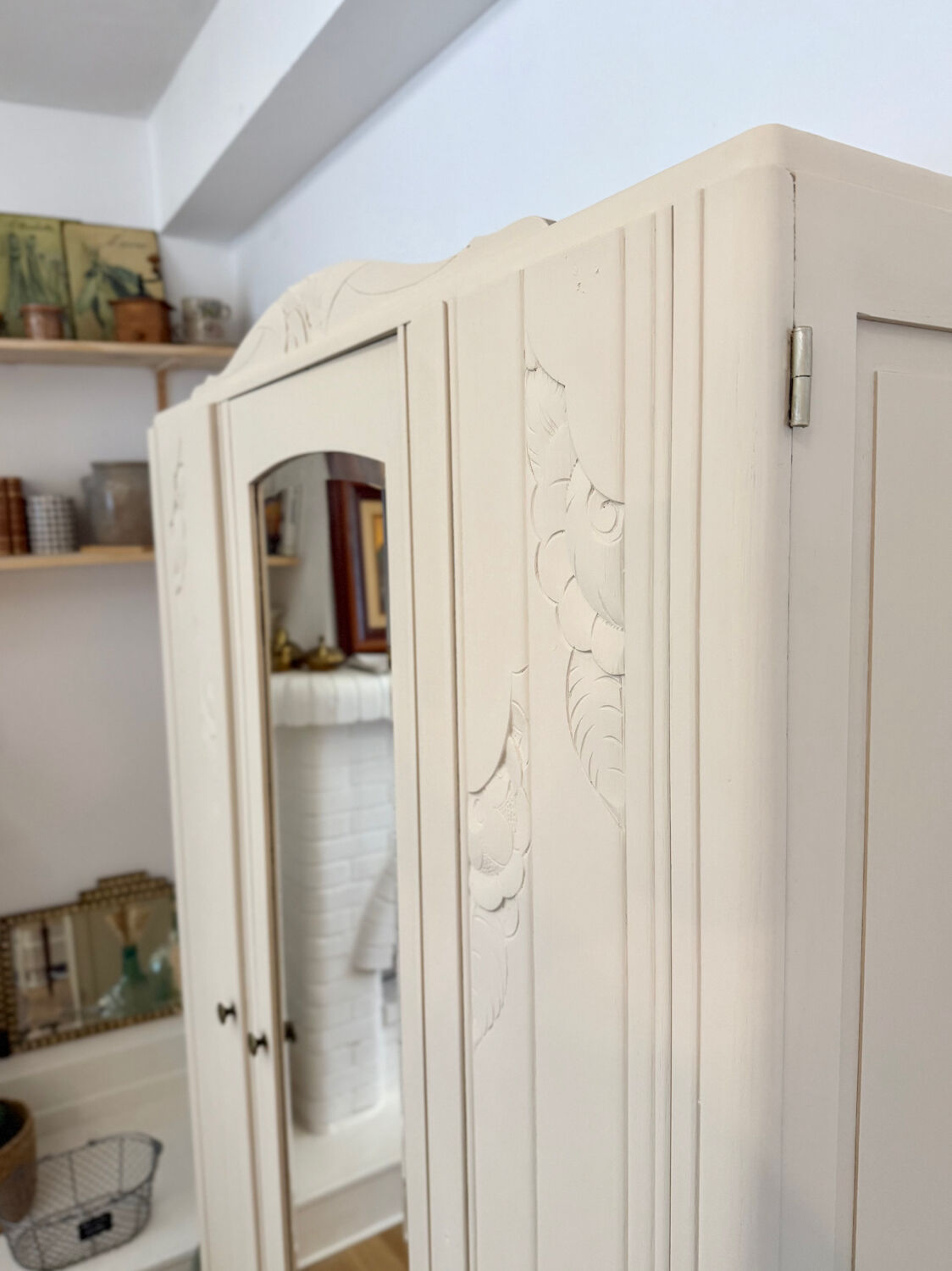 Armoire parisienne