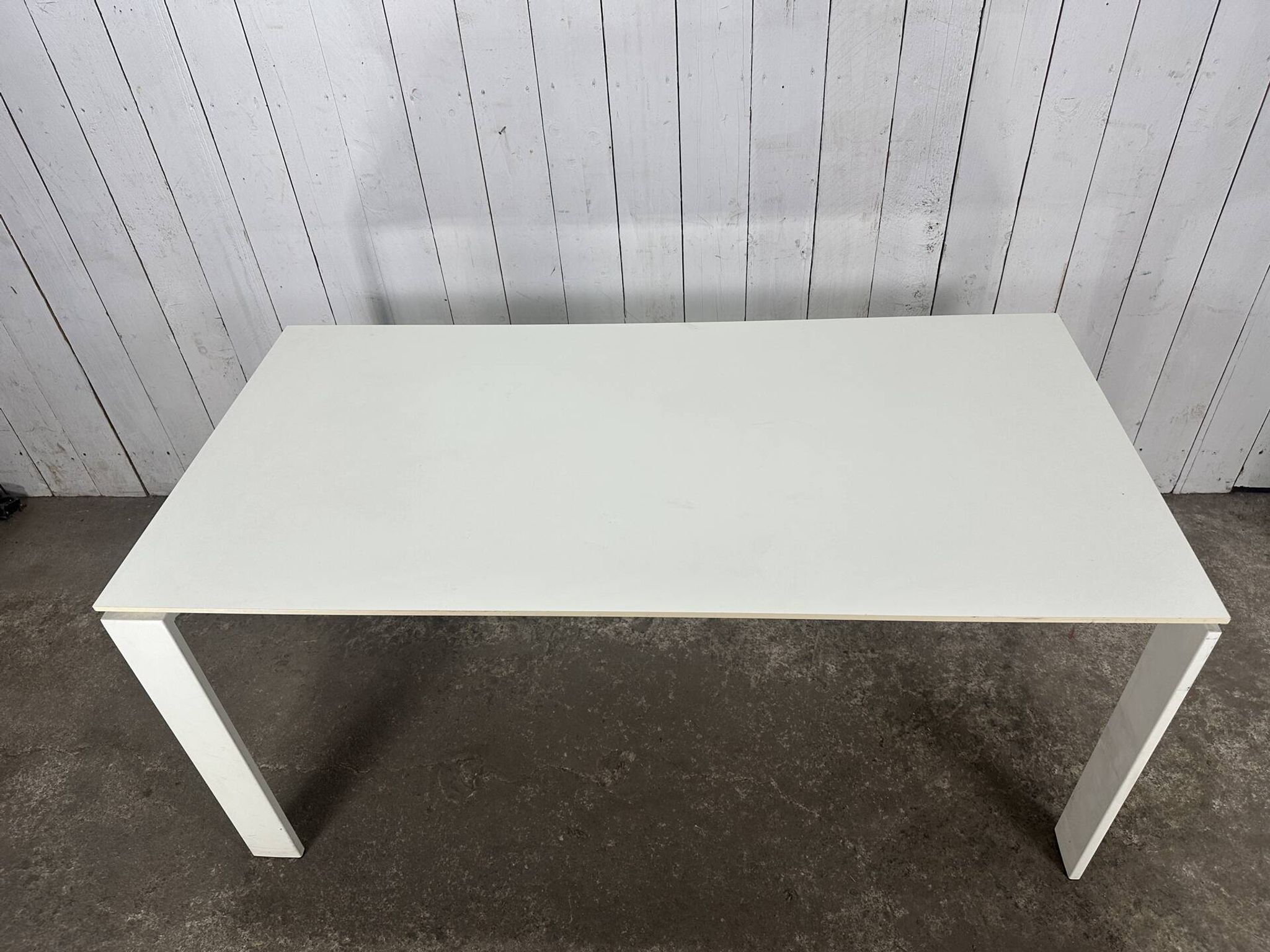 Table Four de Ferruccio Laviani pour Kartell – blanche